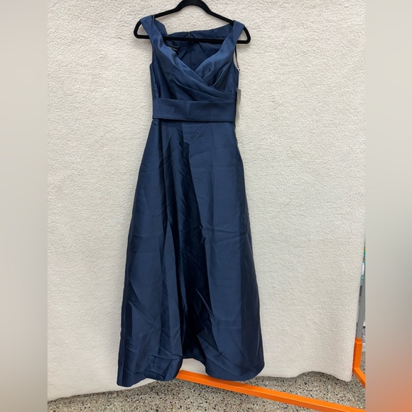 Size 4 - ALFRED SUNG - Off-the-Shoulder Draped Satin Maxi Dress Pockets NEW $240 - Picture 2 of 12